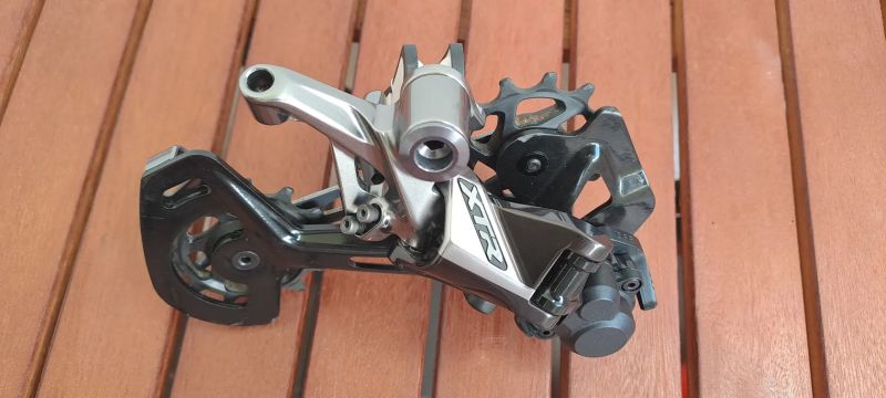 Přehazovačka SHIMANO XTR RD-M9100 SGS a řazení SL-M8100 I-SPEC EV 