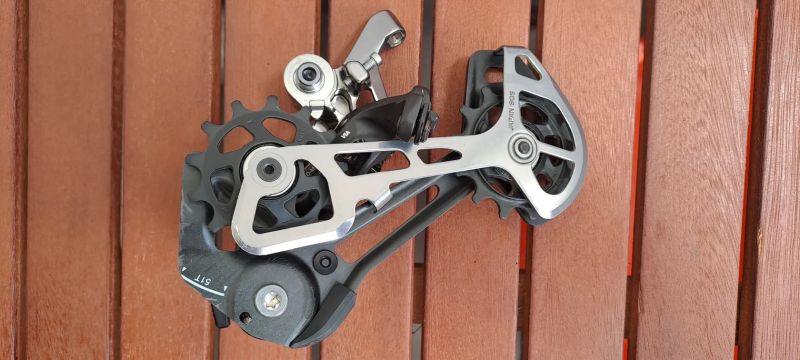 Přehazovačka SHIMANO XTR RD-M9100 SGS a řazení SL-M8100 I-SPEC EV 