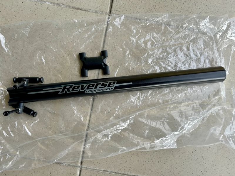 Sedlovka Reverse Black Line 30,9 400 mm