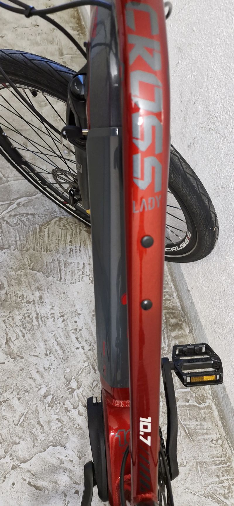 Crussis E-Cross lady 10.7, vel. 16"