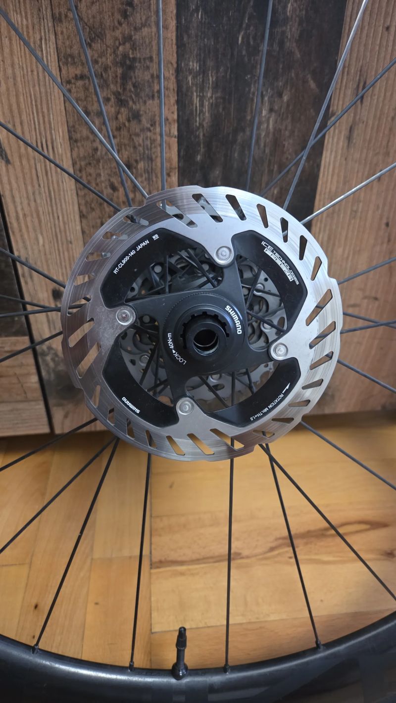 DUKE BACCARA X 48mm, DT Swiss 240, ořech Shimano, kaz. DuraAce 11-34 12. sp.