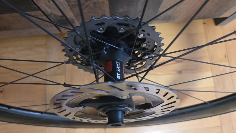 DUKE BACCARA X 48mm, DT Swiss 240, ořech Shimano, kaz. DuraAce 11-34 12. sp.