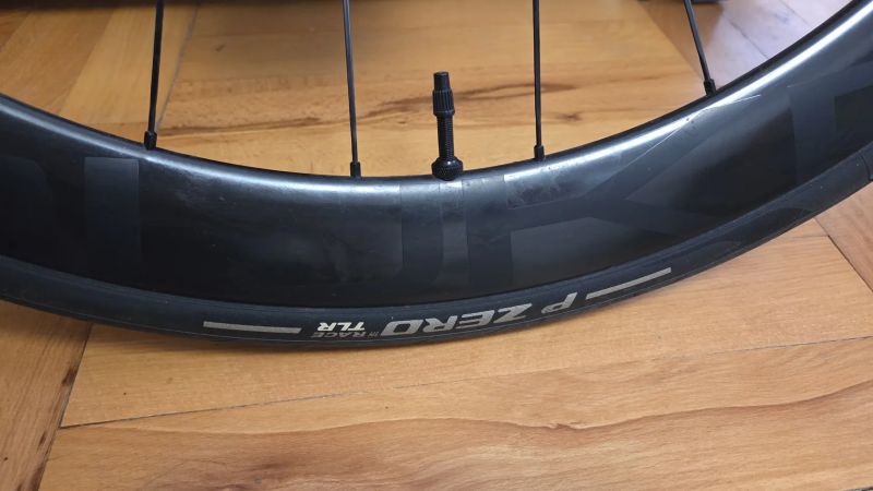 DUKE BACCARA X 48mm, DT Swiss 240, ořech Shimano, kaz. DuraAce 11-34 12. sp.