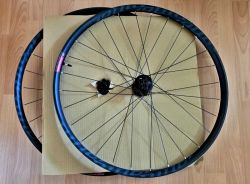 Predam novu sadu kolies Niner 29" Boost (15x110mm / 12x148mm)