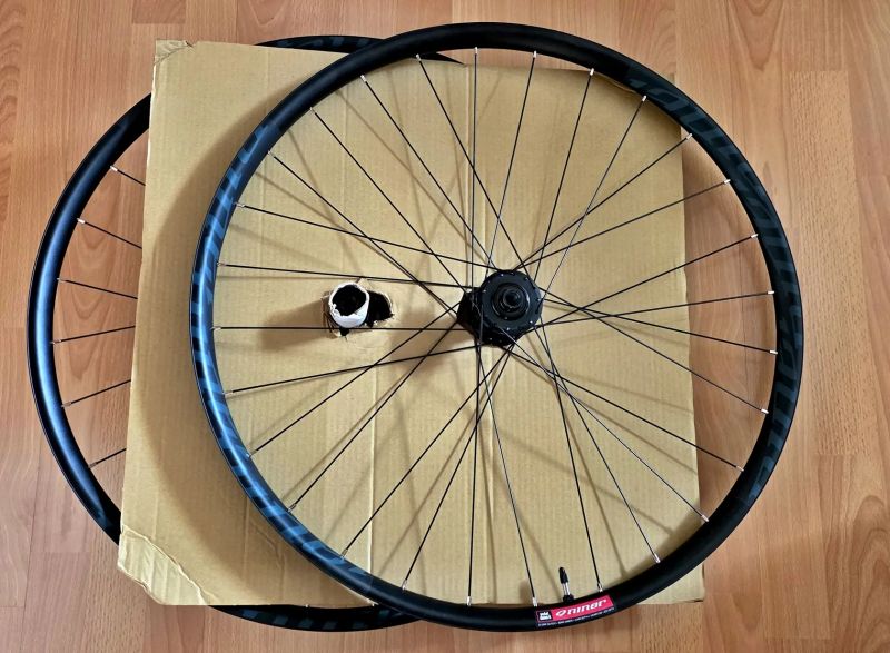 Predam novu sadu kolies Niner 29" Boost (15x110mm / 12x148mm)