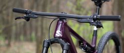 Nová carbon řídítka ONE Carbon Integrated Cockpit ICR + gripy 