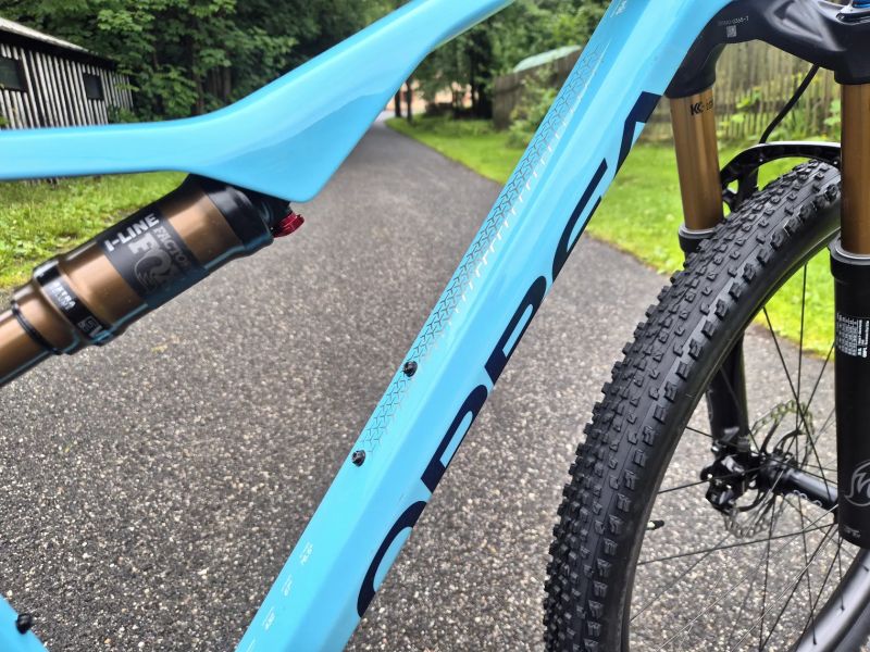 Orbea OIZ M-LTD XT Di2, nové komponenty