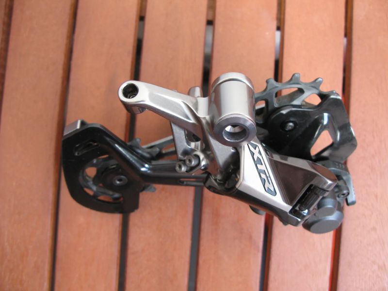 Přehazovačka SHIMANO XTR RD-M9100 SGS a řazení SL-M8100 I-SPEC EV 