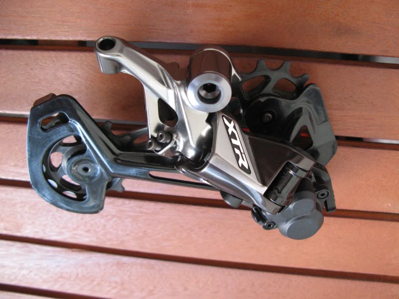 Přehazovačka SHIMANO XTR RD-M9100 SGS a řazení SL-M8100 I-SPEC EV 