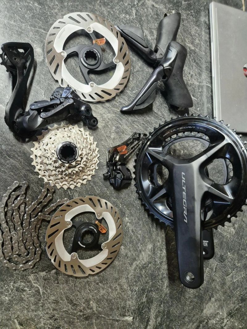 Kompletní sada Shimano Ultegra Di2 R8170
