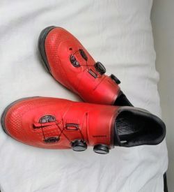 MTB tretry Shimano xc702 red vel. 45