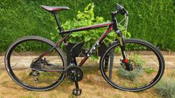 Trekové kolo GT Transeo 3.0 disc rám L 170-187cm minimálně použité.