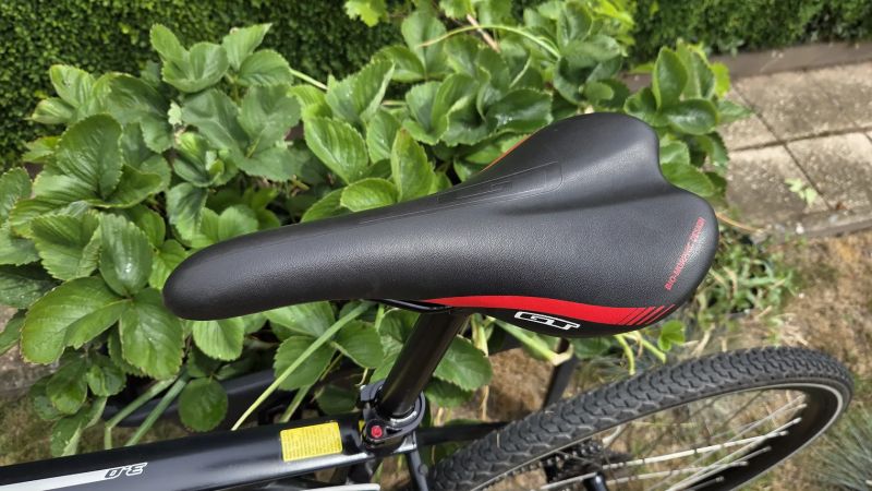 Trekové kolo GT Transeo 3.0 disc rám L 170-187cm minimálně použité.