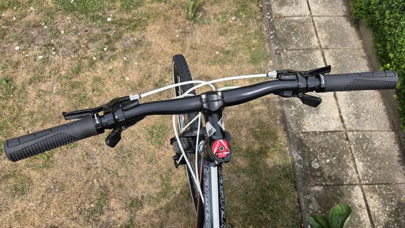 Trekové kolo GT Transeo 3.0 disc rám L 170-187cm minimálně použité.