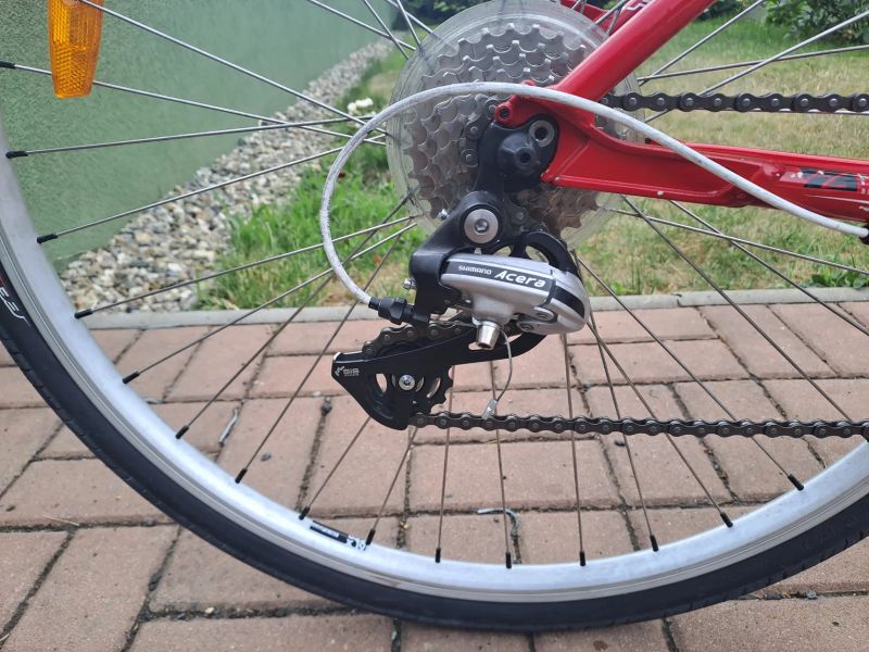 Trekingové kolo Felt QX65