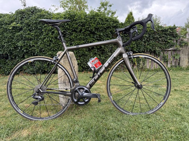 Focus Izalco Race, Ultegra Di2, Macic Ksyrium SL PRO