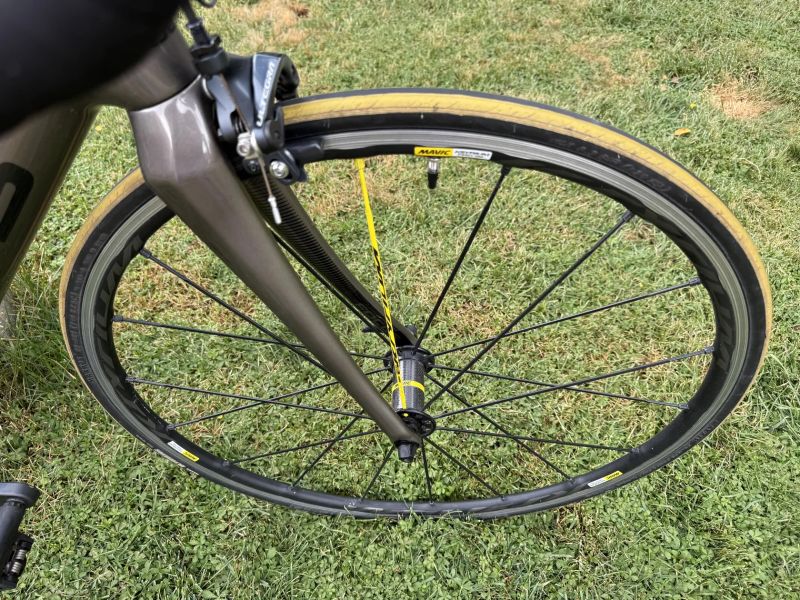 Focus Izalco Race, Ultegra Di2, Macic Ksyrium SL PRO