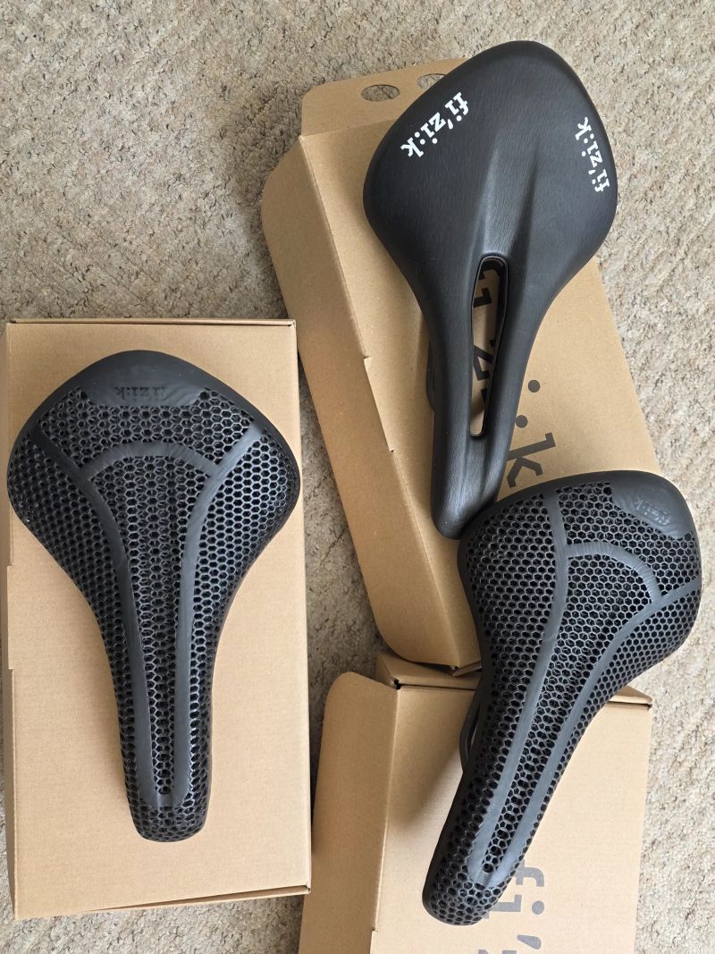 Fizik aliante carbon 3 kusy+ Colnago rám cx1 Zdarma 
