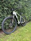LETNÍ VÝPRODEJ: Nové elektrokolo 29” se středovým motorem – skladem