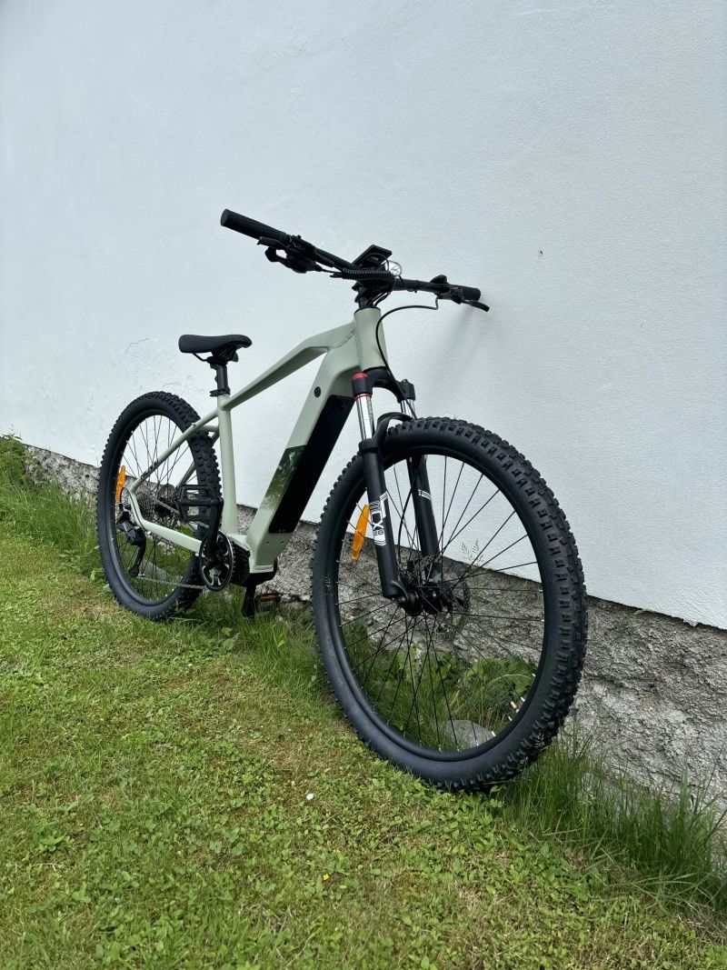 LETNÍ VÝPRODEJ: Nové elektrokolo 29” se středovým motorem – skladem