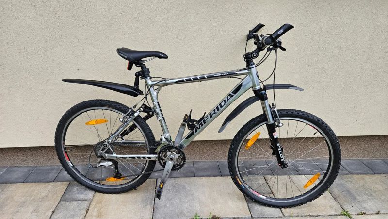 Merida MISSION LX, málo používané - jen cca 350 km. Velmi dobrý stav jen drobná promáčklina na rámu.