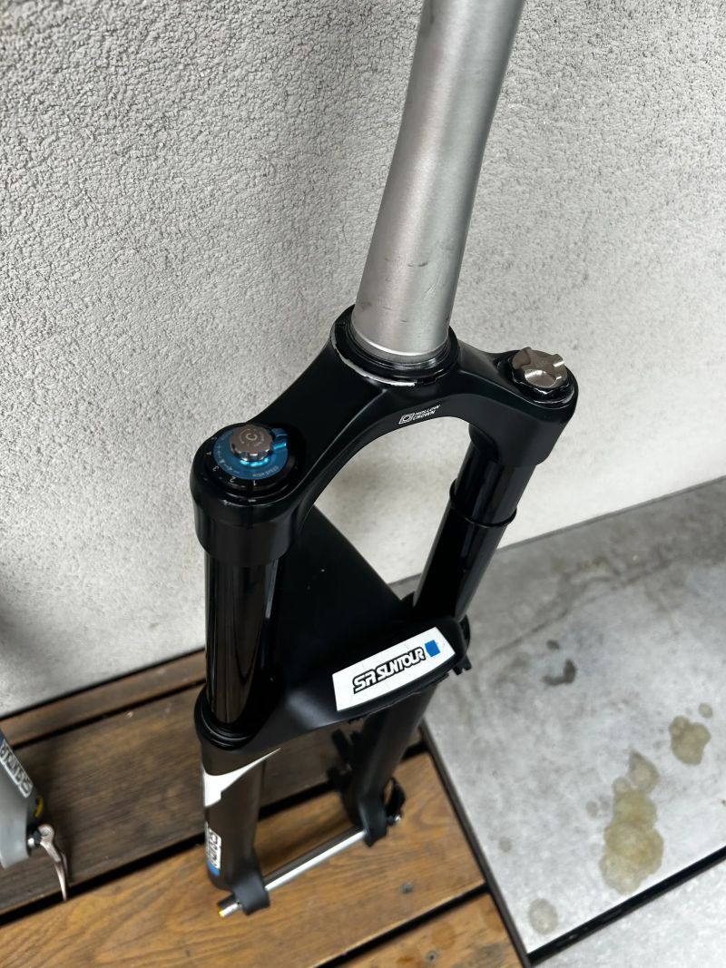 SR Suntour durolux 36 + spodní nohy