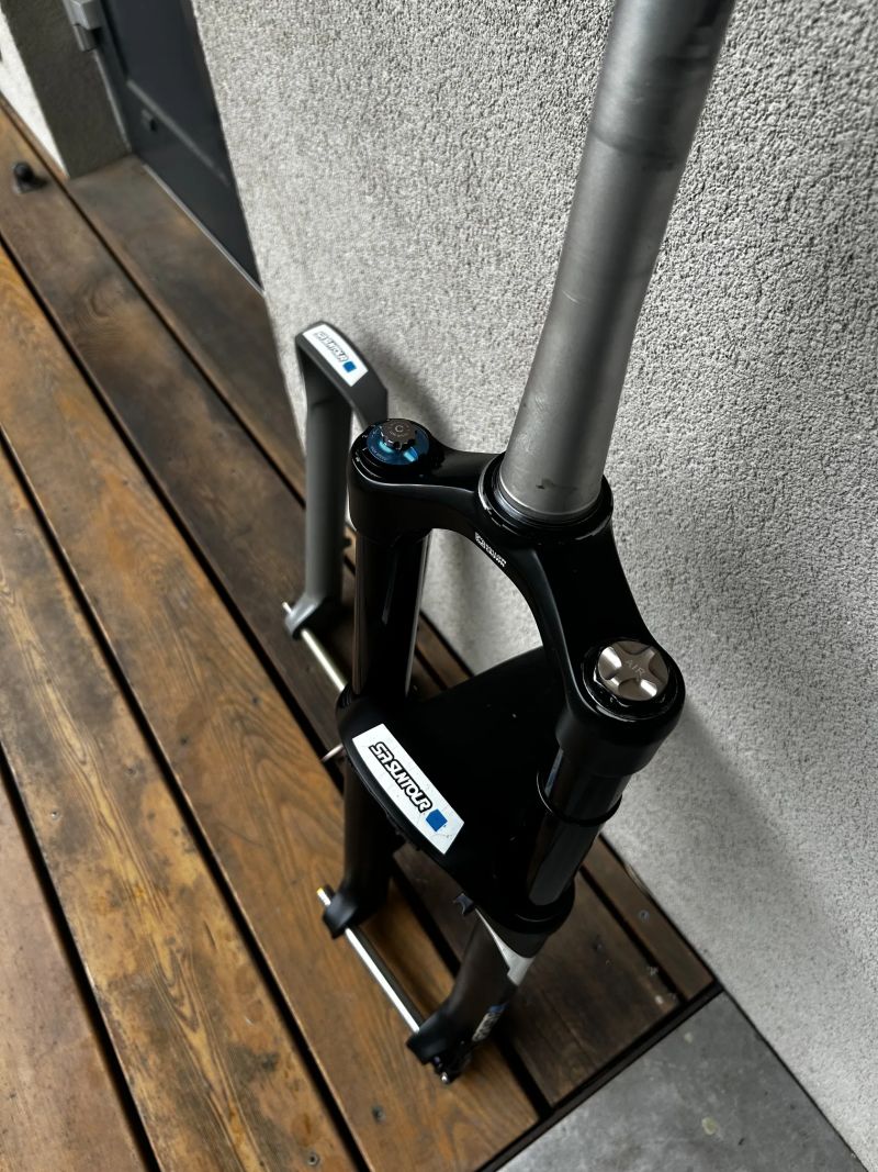 SR Suntour durolux 36 + spodní nohy