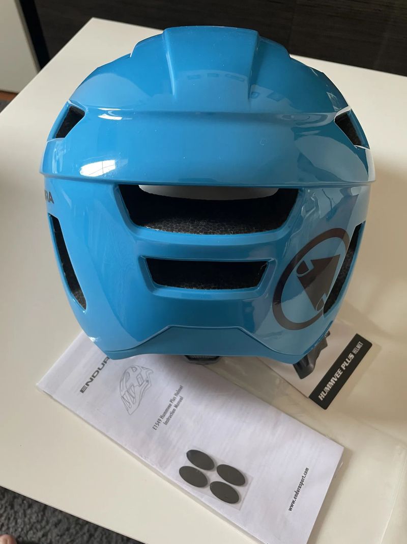 Helma Endura Hummvee+. Velikost (L-XL a M-L)