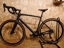 Gravel SPECIALIZED DIVERGE SPORT CARBON 2025 CARB/BLUONYX, velikost rámu L