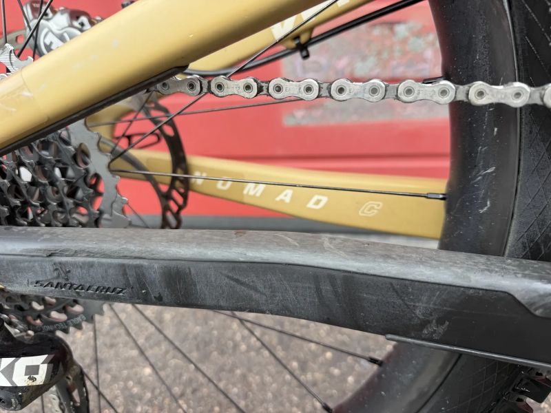 Celoodpruzene enduro karbon