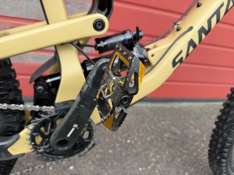 Celoodpruzene enduro karbon