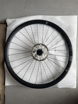 Prodám zapletená kola Fulcrum 818 DB
