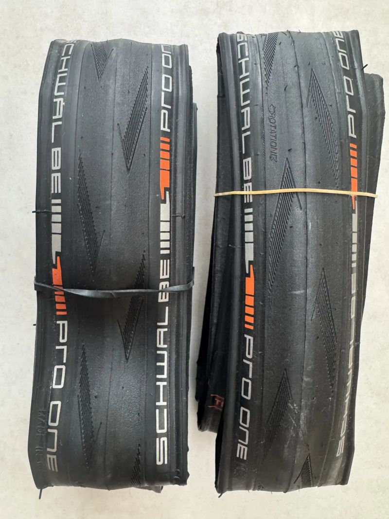DT Swiss P1800 Spline, včetně kazety a náhradních plášťů 