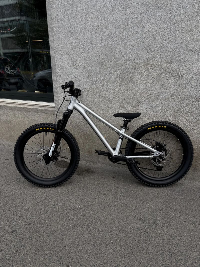 Early Rider Hellion 20 (NOVÝ!)