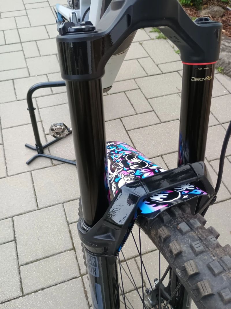 Zkalibrovaná RockShox Zeb Select 29 Boost 180mm - polepeno folií
