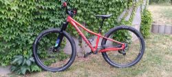 SPECIALIZED Rockhopper Comp 27.5 Gloss Redwood/Smoke 2022 XS (vidlice Epixon, teleskopická sedlovka)