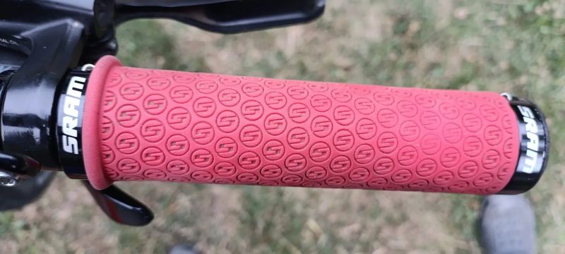 SPECIALIZED Rockhopper Comp 27.5 Gloss Redwood/Smoke 2022 XS (vidlice Epixon, teleskopická sedlovka)