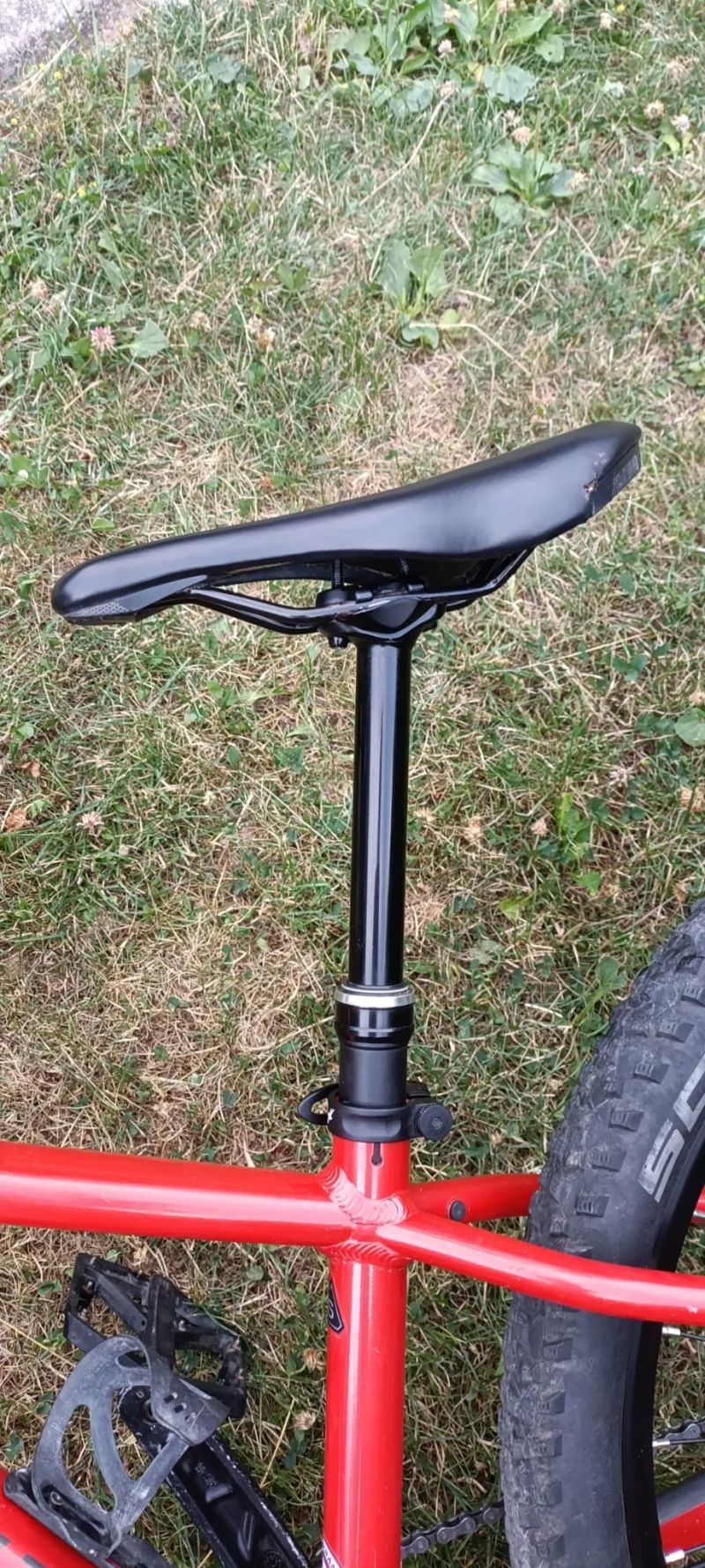 SPECIALIZED Rockhopper Comp 27.5 Gloss Redwood/Smoke 2022 XS (vidlice Epixon, teleskopická sedlovka)