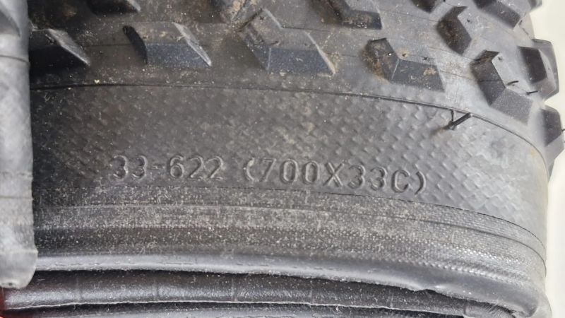 Dva gravel / cyklokros bezdušové pláště Pirelli Cinturato CROSS M 622-33, 700x33C