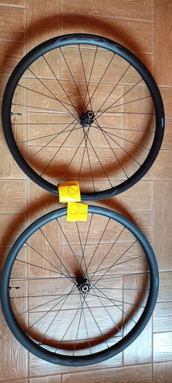 Nová karbonová gravel kola Shimano GRX WH-RX870