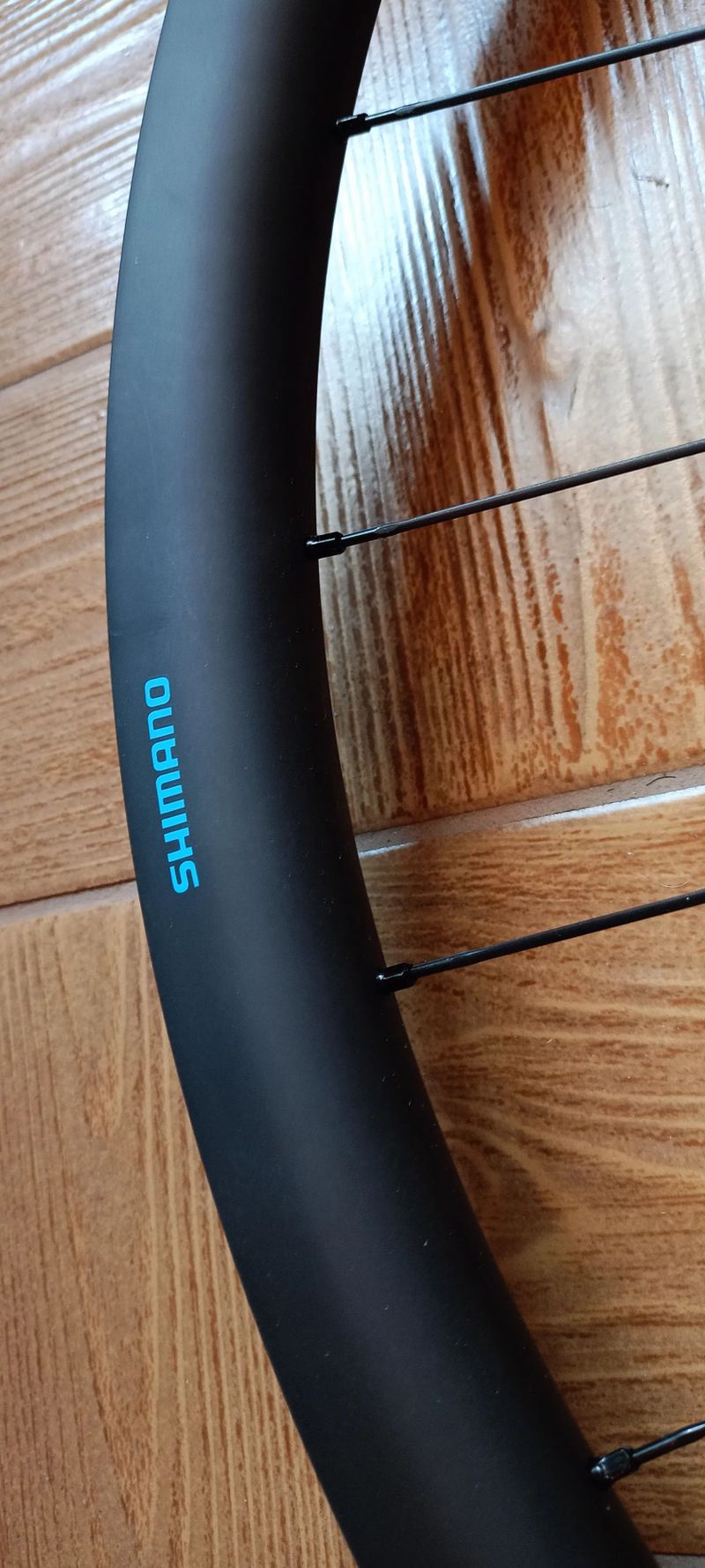 Nová karbonová gravel kola Shimano GRX WH-RX870