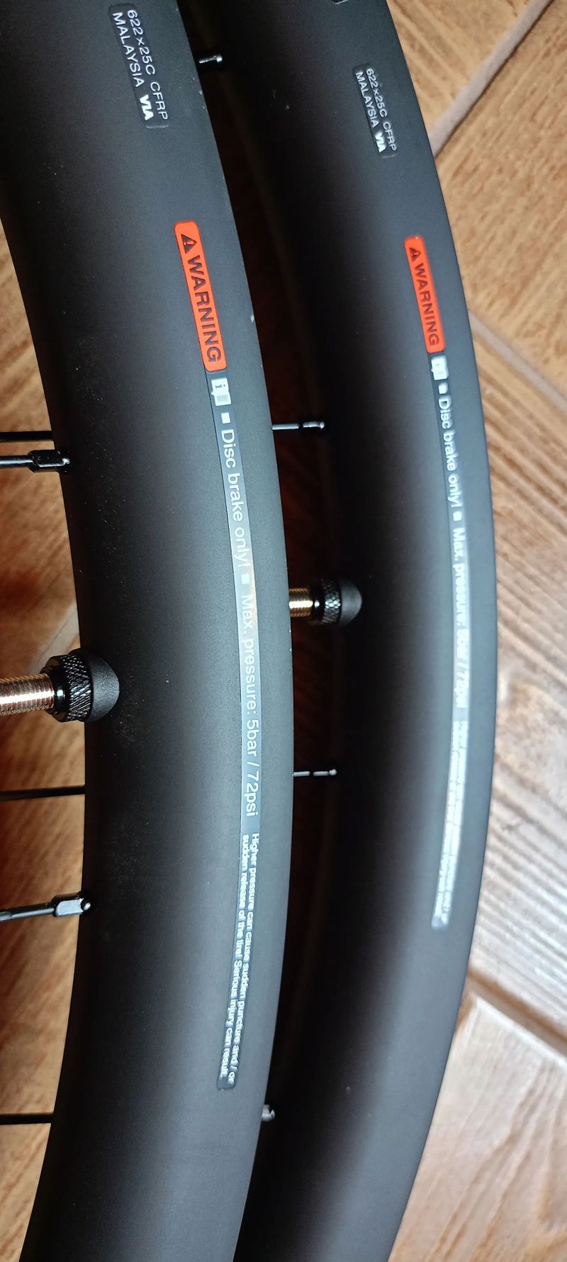 Nová karbonová gravel kola Shimano GRX WH-RX870