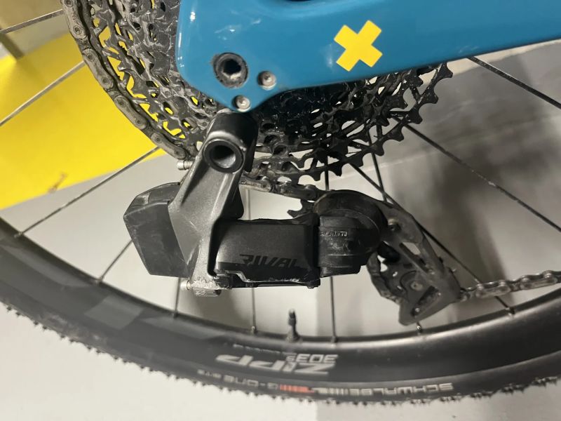 Prodám Trek Boone 2023 | SRAM Rival eTap AXS | Zipp 303 S | Vel. M