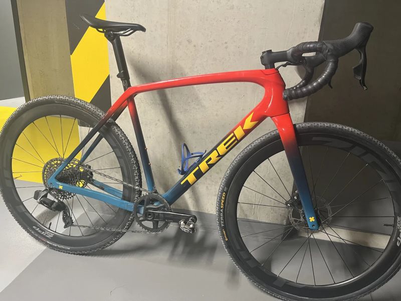 Prodám Trek Boone 2023 | SRAM Rival eTap AXS | Zipp 303 S | Vel. M