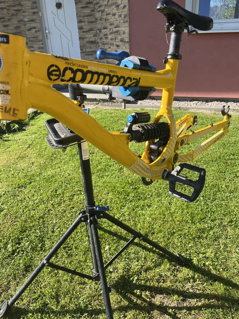Commencal Supreme 8 2011
