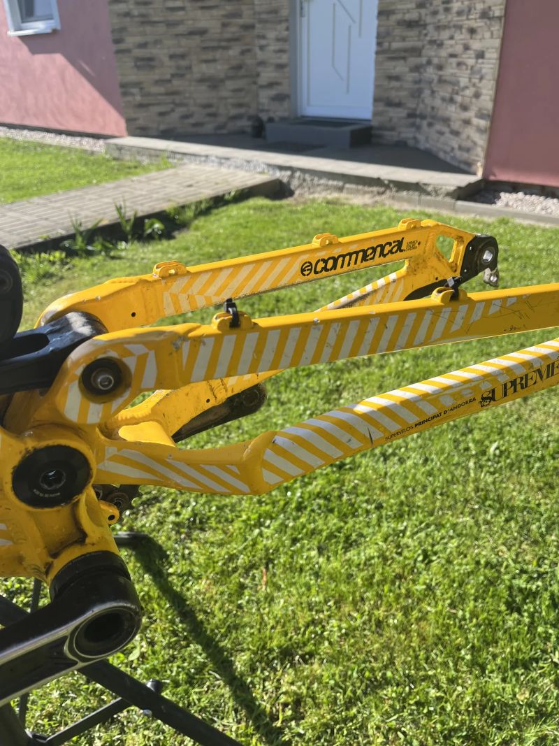 Commencal Supreme 8 2011