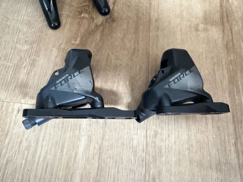 Páky a třmeny Sram Force AXS