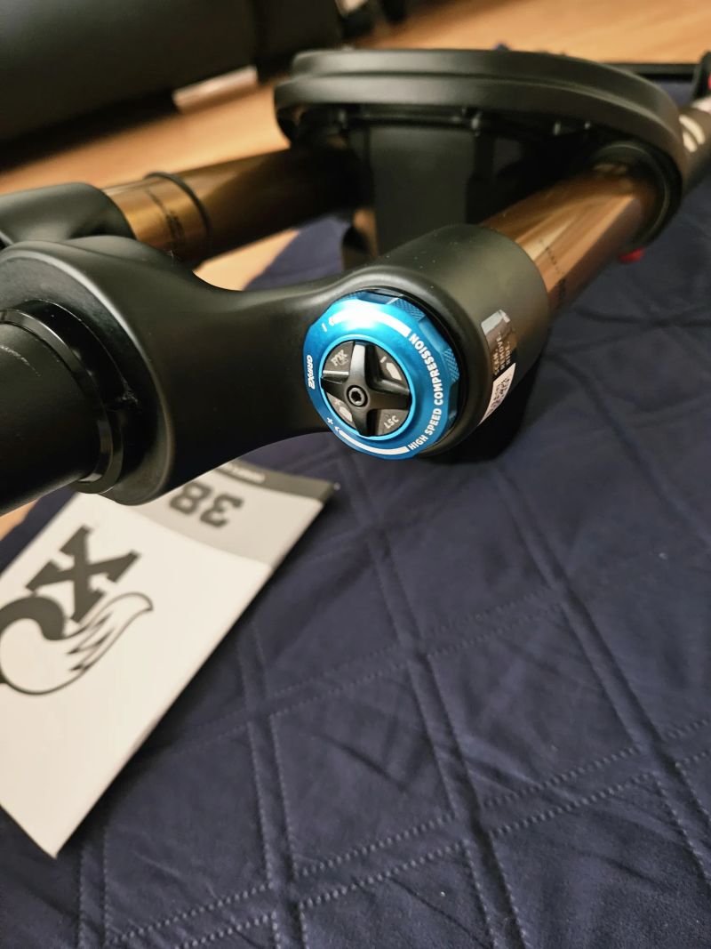 Novinka 2027 FOX 38 Factory Fit GripX2 GlideCore-Evol Kashima 160mm 29"