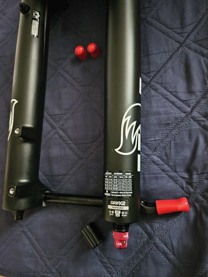 Novinka 2027 FOX 38 Factory Fit GripX2 GlideCore-Evol Kashima 160mm 29"
