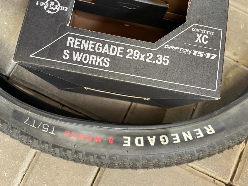 Specialized S-Works FAST TRAK a RENEGADE 29x2.35 T5/T7